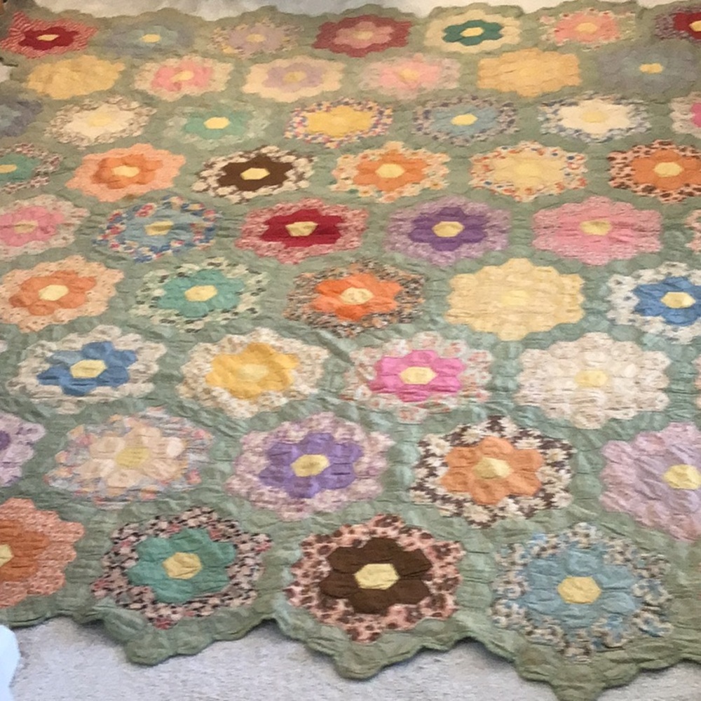 Antique Pennsylvania Appliquéd Quilt - Picture 9 of 14